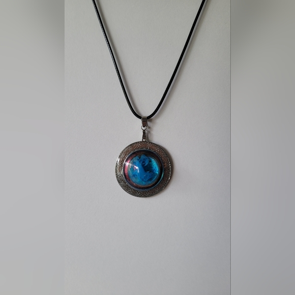 𝑅𝑒𝑠𝑖𝑛 𝐴𝑚𝑢𝑙𝑒𝑡 - Picture 4 of 17